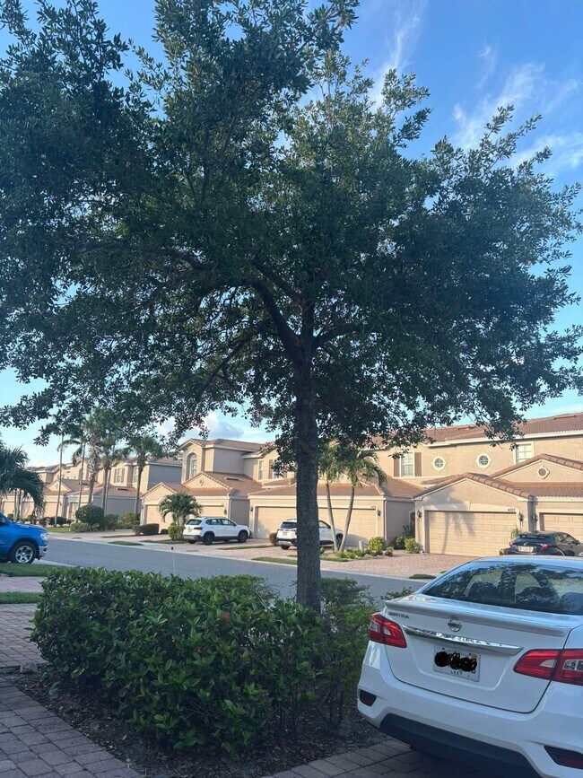 Foto del edificio - 4112 Cherrybrook Loop