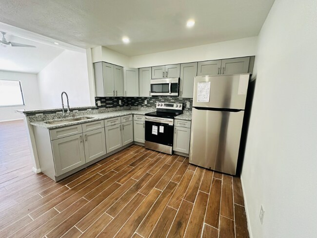 Building Photo - 3136 Harmon Ln