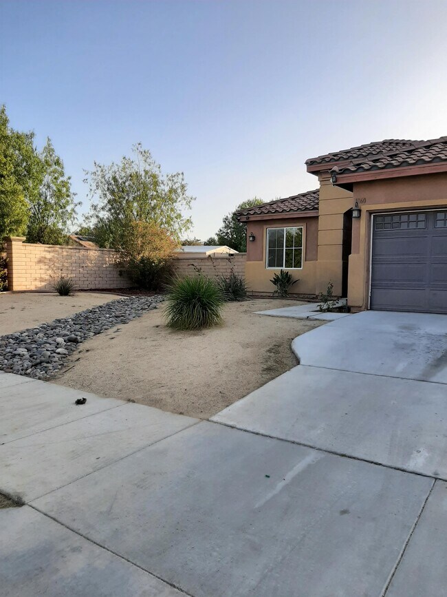 Foto del edificio - 1060 Indiangrass Dr