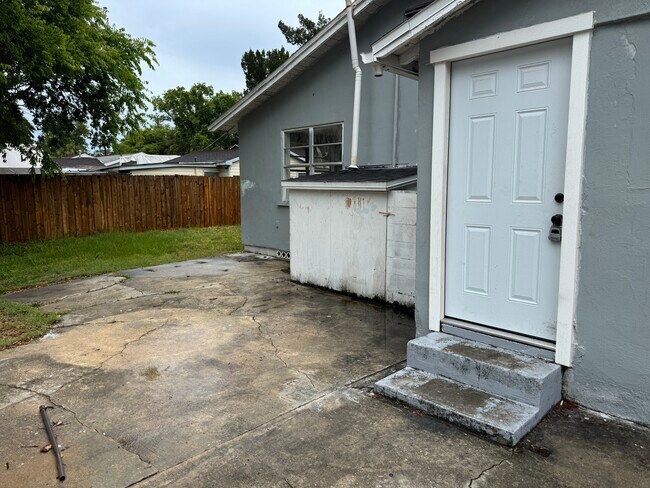 Foto del edificio - 605 Center Ave