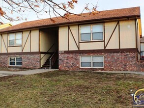 Building Photo - 6130 SW 26th Ct