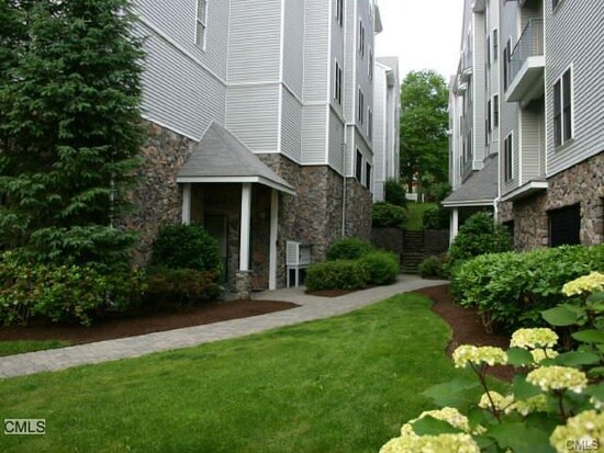 Primary Photo - 105 Richards Ave