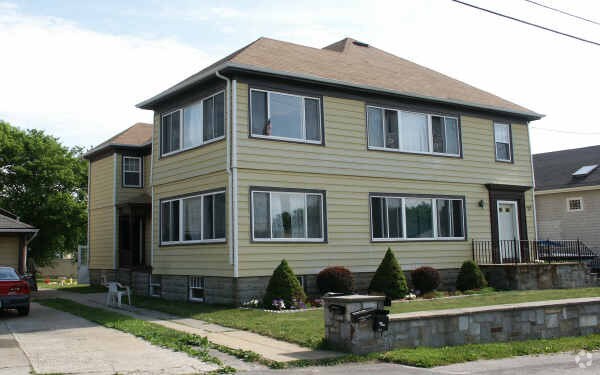Foto principal - 94 Thelma Ave