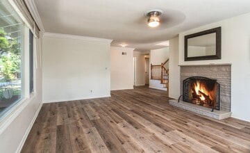 Building Photo - 2412 Via Marina