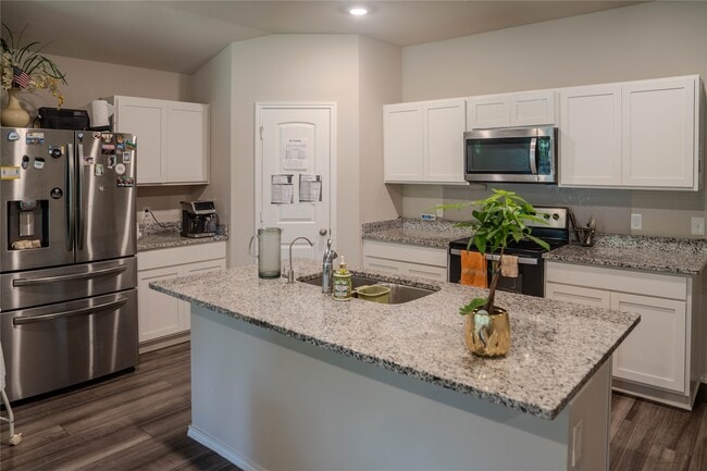 Building Photo - 332 Pecos Dr