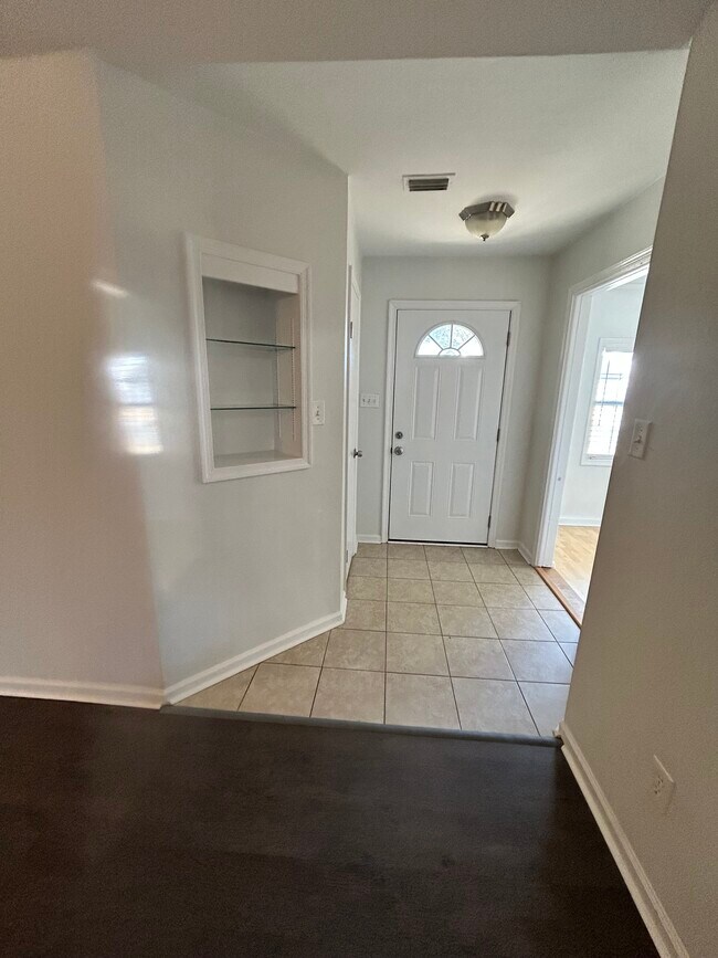 Foto del edificio - 1889 Eunice Ct