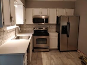 Building Photo - 112 Kelmar Ave