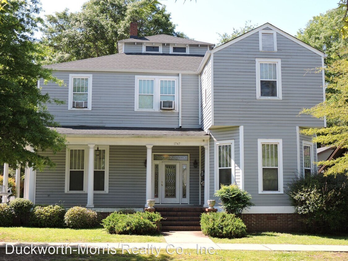 Foto principal - 1747 Paul W Bryant Dr
