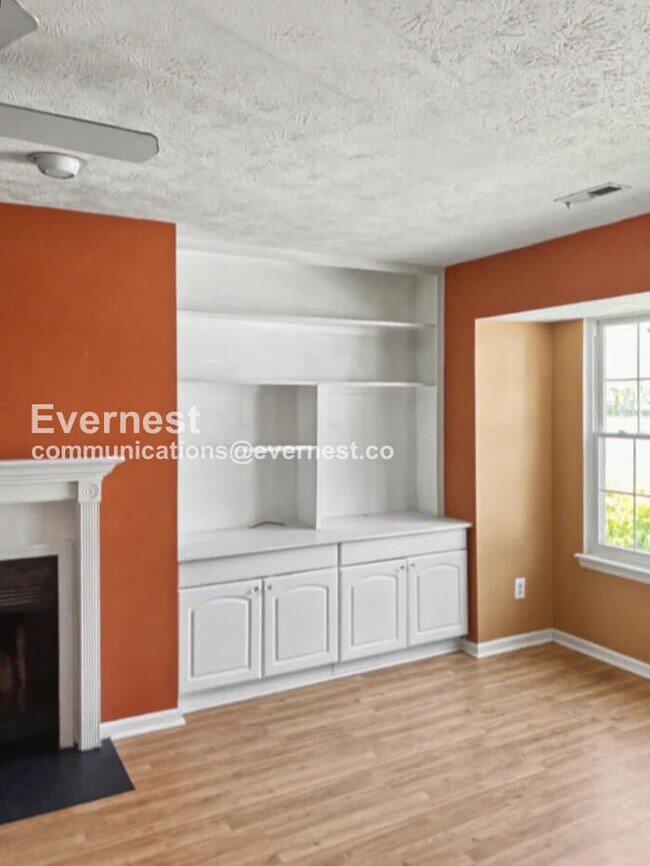 Foto del edificio - 1648 Skiffes Creek Cir