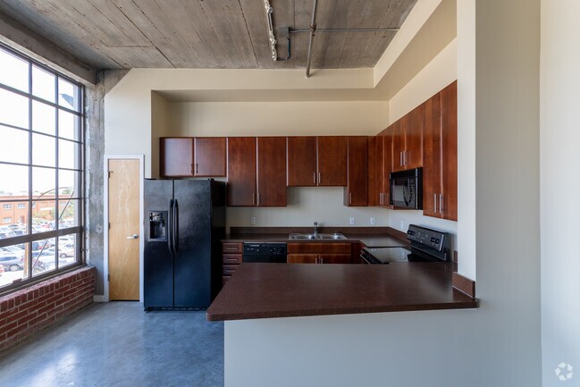 1HAB, 1BA - 1,251 ft² - Ventana Lofts – Historic Elegance Meets Mo...