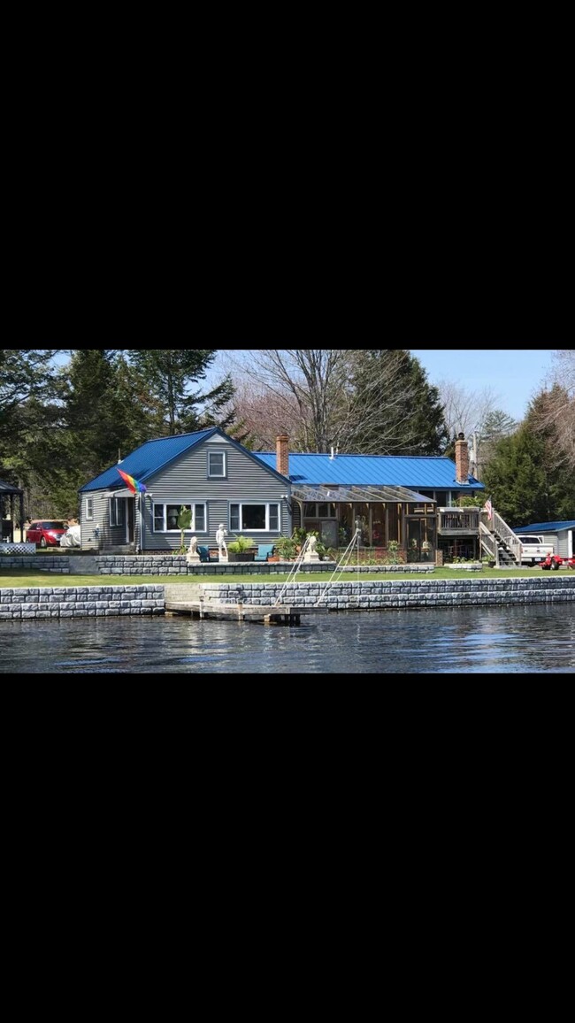 Building Photo - 86 Shore Dr