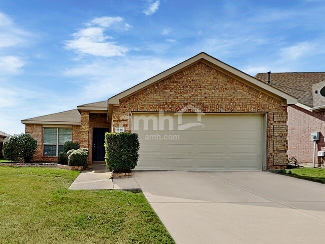 Building Photo - 1116 Lake Hollow Dr