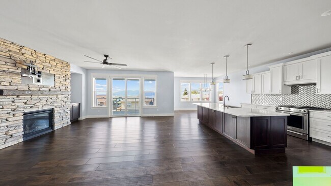 Foto del edificio - Incredible View Home - 5 Beds 2.5 Baths - Pet Friendly - NAS Whidbey - Island Hospital