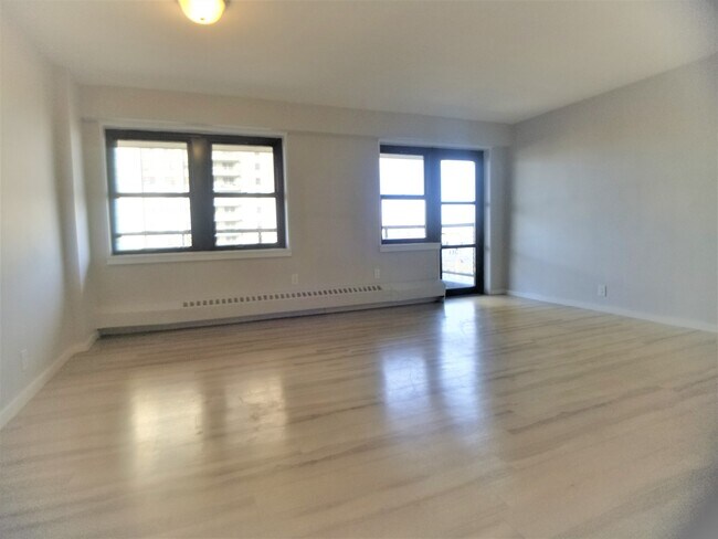 Building Photo - 260 Audubon Ave