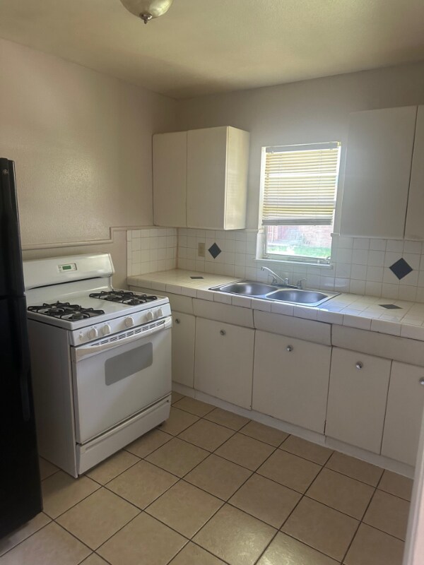 Foto del edificio - 3701 Sleeper Ave