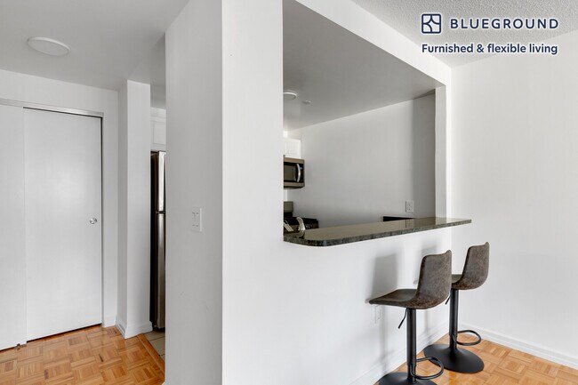 Foto del edificio - 520 W 48th St