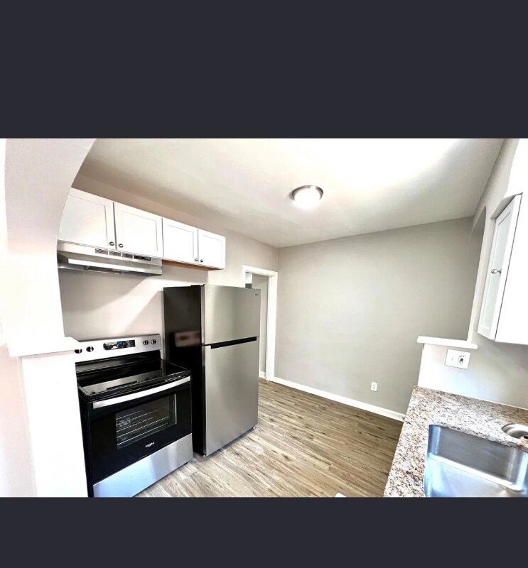 Foto principal - 5323 Laconia Ave