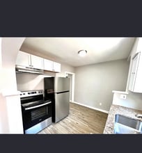 Building Photo - 5323 Laconia Ave