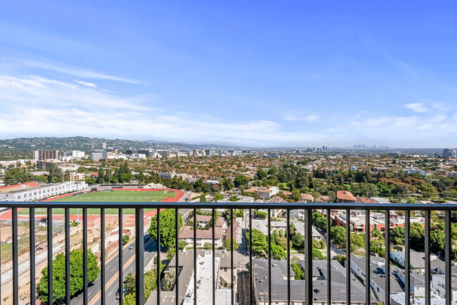 Beverly Hills High School - 2160 Century Park E