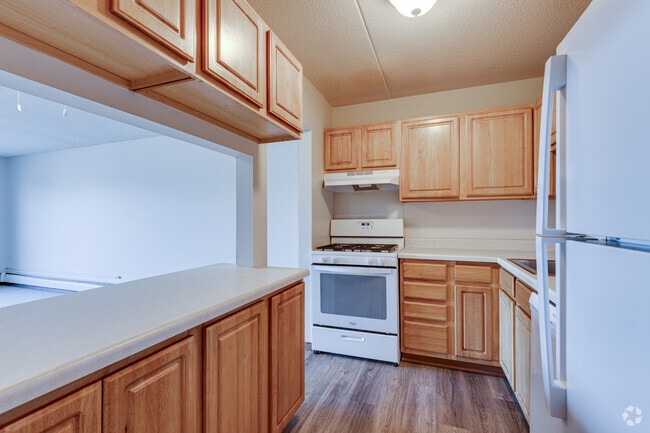 2BR, 2BA - 1,115SF - Kitchen - Rosewood West