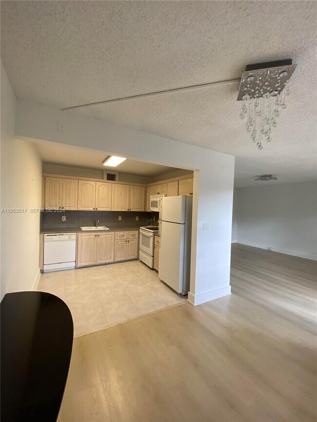 Foto del edificio - 1903 Bermuda Cir