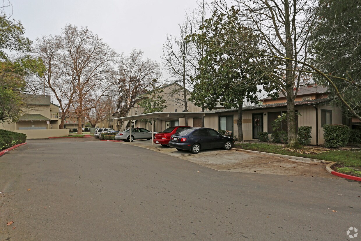 Walnut Gardens Apartments Carmichael, CA