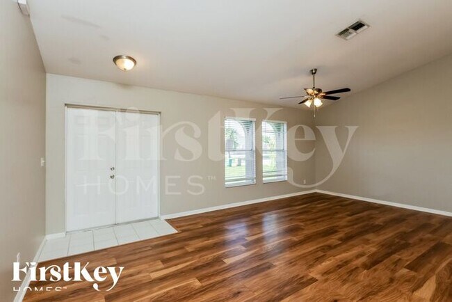 Foto del edificio - 135 SW 31st Terrace
