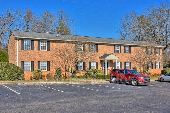 Foto del edificio - 2905 Arrowhead Dr