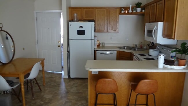 Building Photo - Great One Bedroom near Provo Rec Center, U...