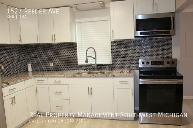 Foto del edificio - 1527 Reeder Ave