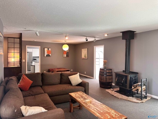 Building Photo - 701 Fagan Springs Dr SE