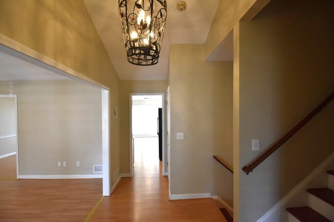 Building Photo - 2106 Glenellen Dr NW