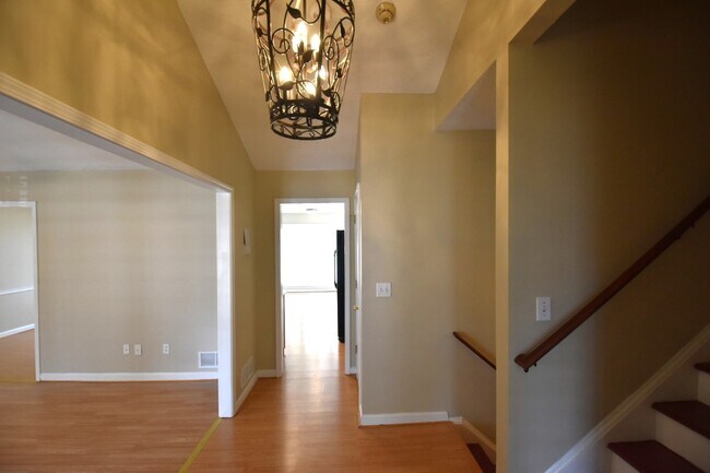 Foto del edificio - 2106 Glenellen Dr NW