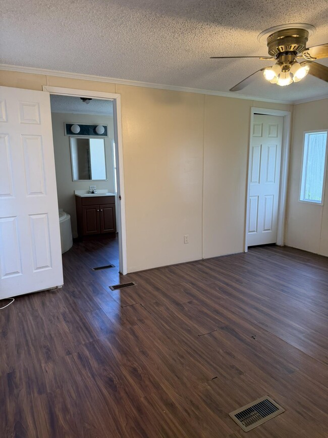 Building Photo - 2416 Stingray-