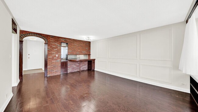 Foto del edificio - 5100 N Marine Dr