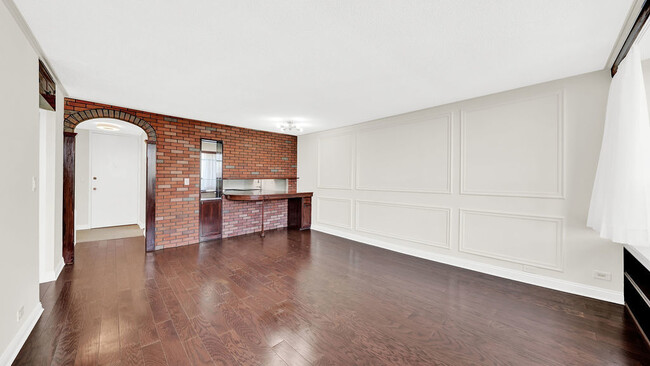 Building Photo - 5100 N Marine Dr