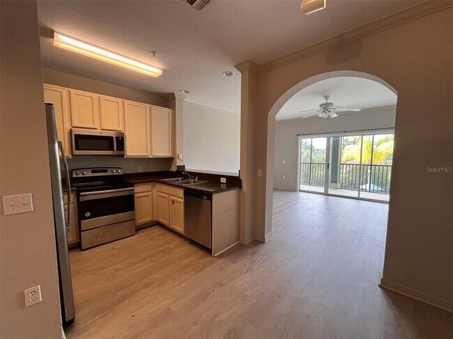 Foto del edificio - 14200 Avalon Rd