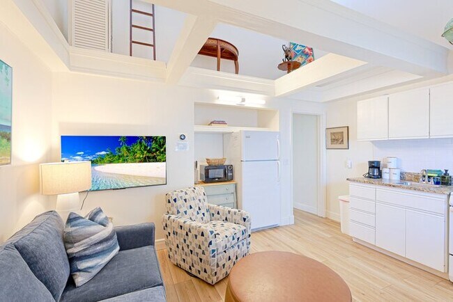 Foto del edificio - 1BR- 6905 B