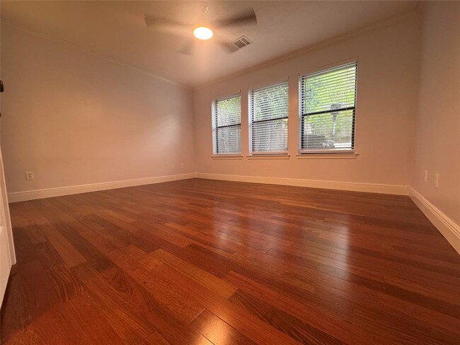 Foto del edificio - 6608 Mesa Hollow Dr