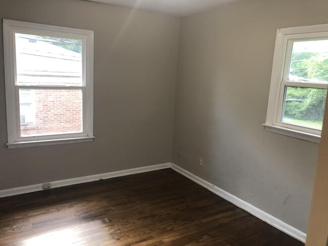 Building Photo - 1020 Rodey Ave