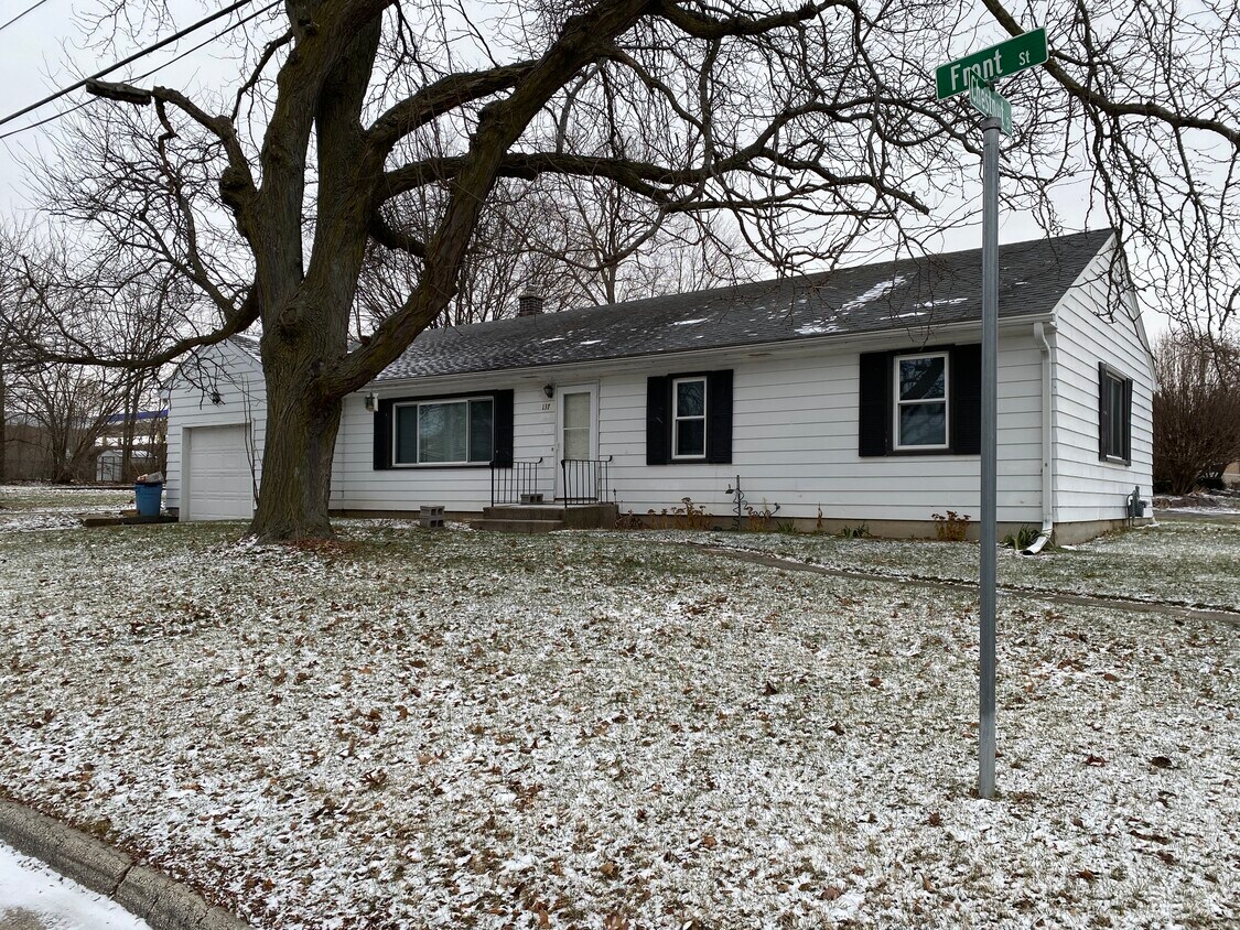Foto principal - 137 E Front St