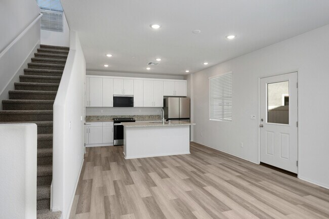 Building Photo - 40394 Via Olorosso