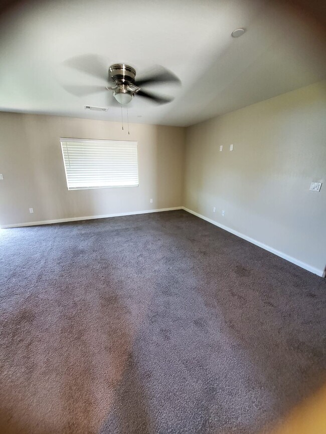Building Photo - 714 Samba Ct