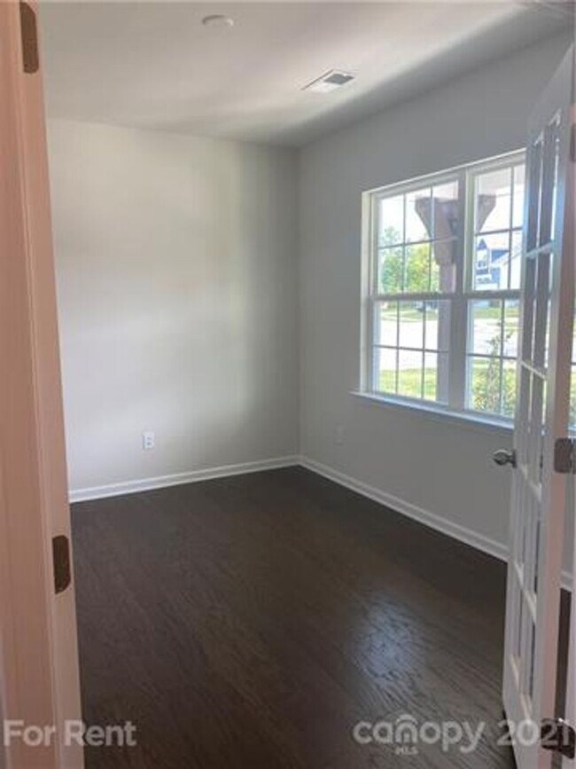 Foto del edificio - New Home in Desirable Palisades!