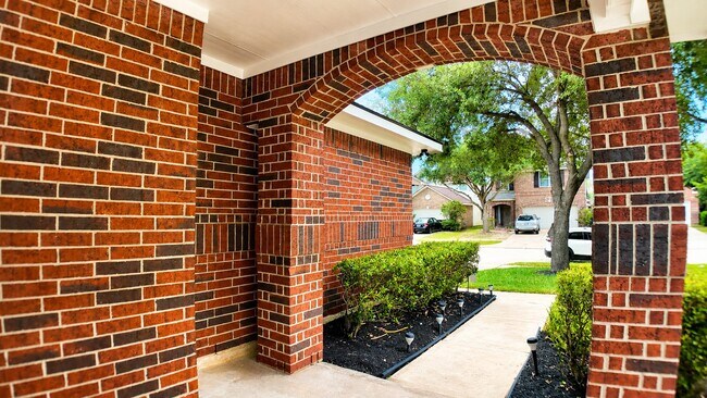 Building Photo - 7543 Legacy Pines Dr