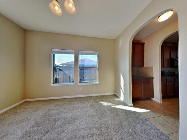 Building Photo - 25942 Ravenside Dr