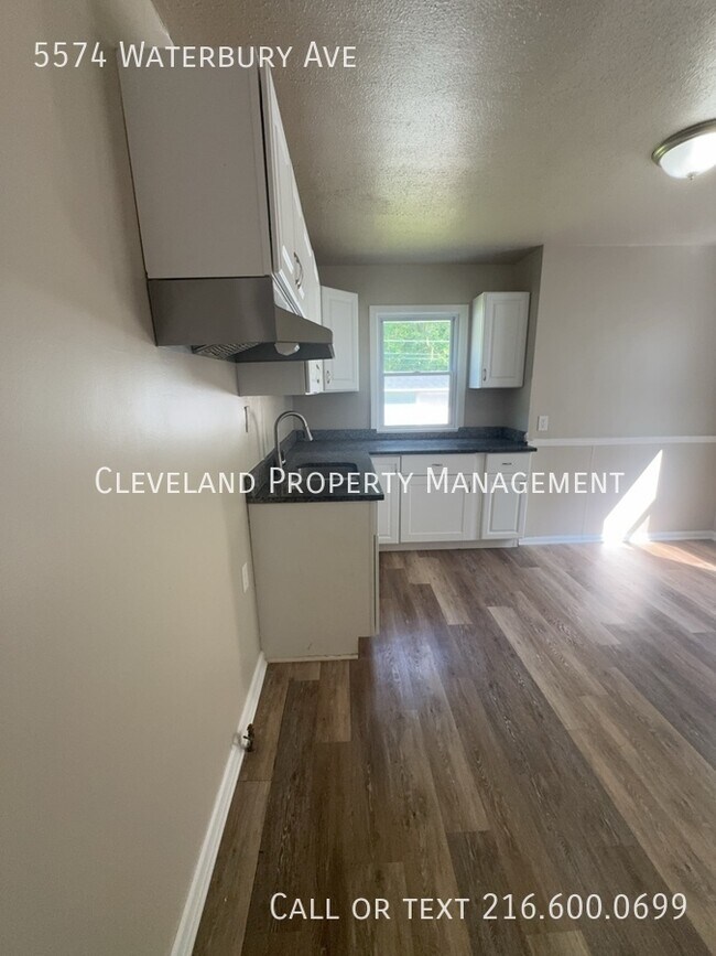 Foto del edificio - 5574 Waterbury Ave