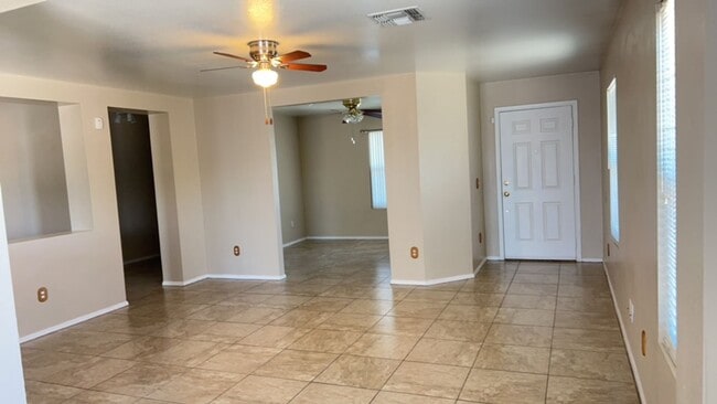 Building Photo - 2 bed 2 bath in El Mirage!!