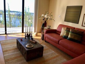 Building Photo - 18151 NE 31st Ct