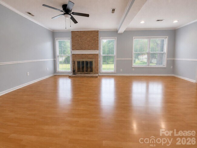 Building Photo - 2022 Glouchester Cir
